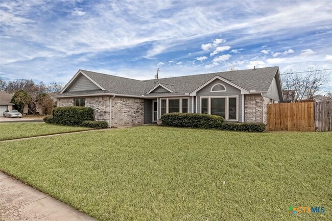 Photo - 1102 August Dr