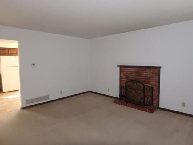 Photo - Nice 3 Bed 1.5 Bath Duplex SW Columbia!