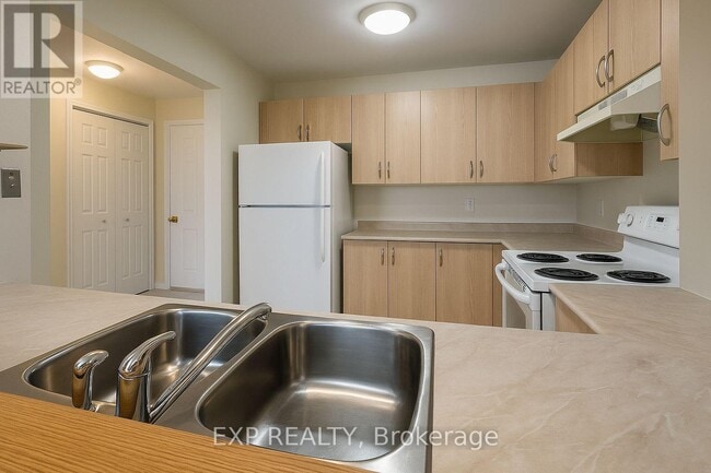 Photo - 469 Church St Unité 10