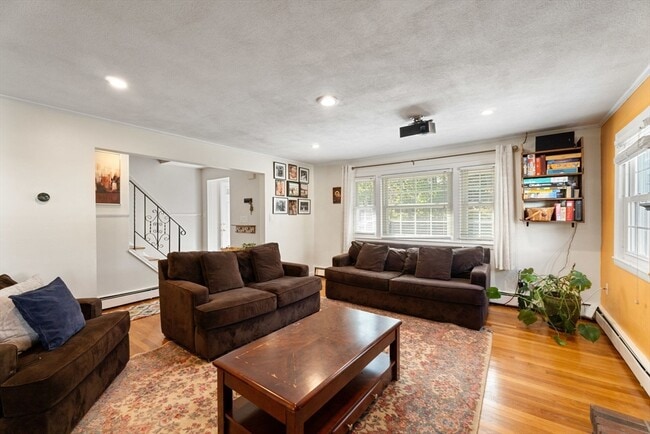 Photo - 203 Linwood St