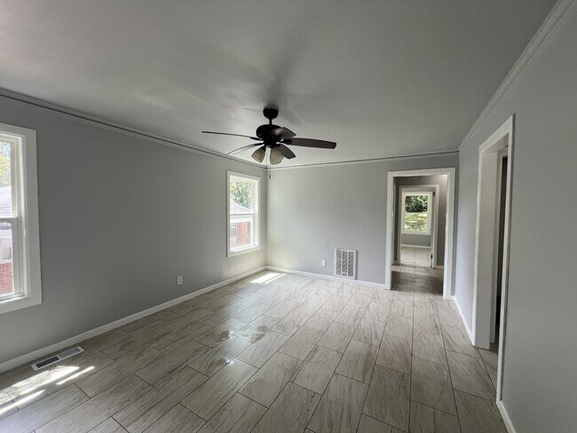 Photo - 2157 Nelms Dr SW