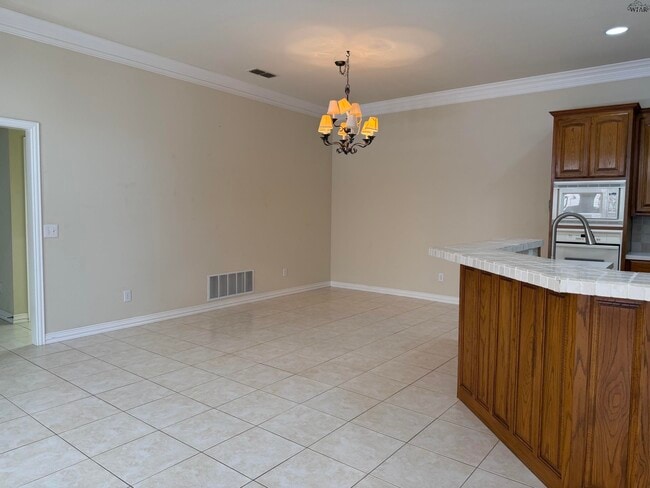 4 Warwick Ct
