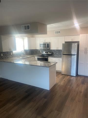 Photo - 904 Spring Valley Plaza