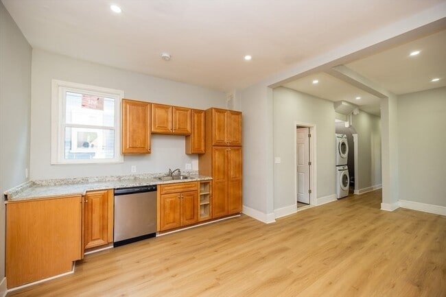 Photo - 10 Jerome St Unit 1