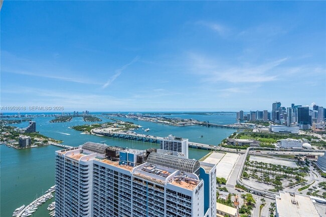 Building Photo - 1750 N Bayshore Dr Unit 5310