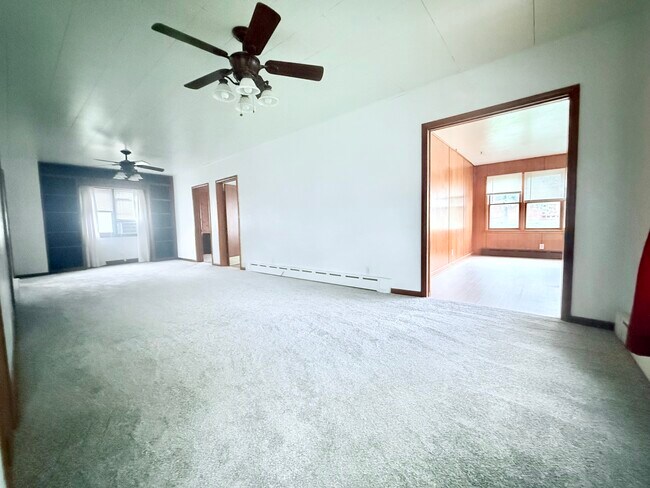 Photo - 601 Clark St