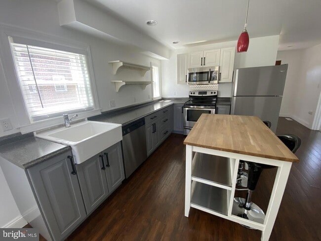 Photo - 106 S Walnut St