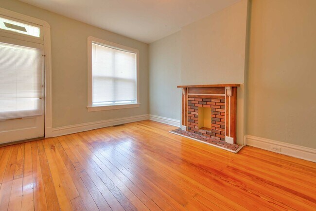 Photo - Very nice spacious 1 bedroom 1 bath with hardwood throughout and located in a great city neighbor... Unit 3968 Cleveland