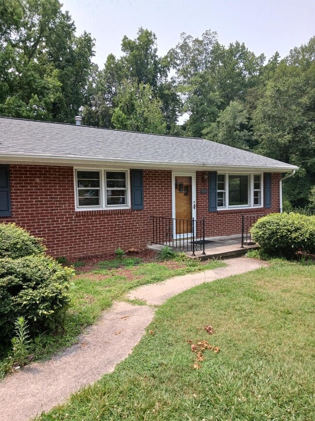Photo - 127 Vinton Pl House