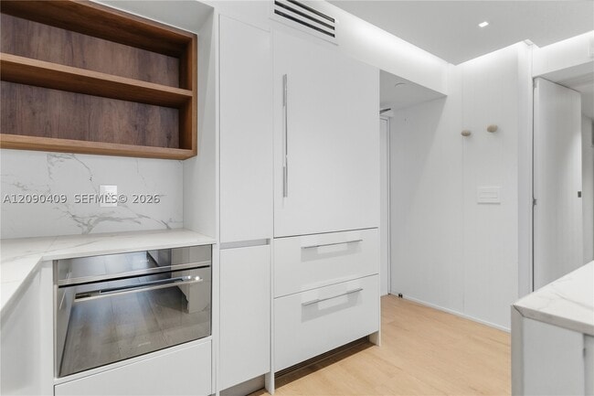 9195 Collins Ave Unit 903