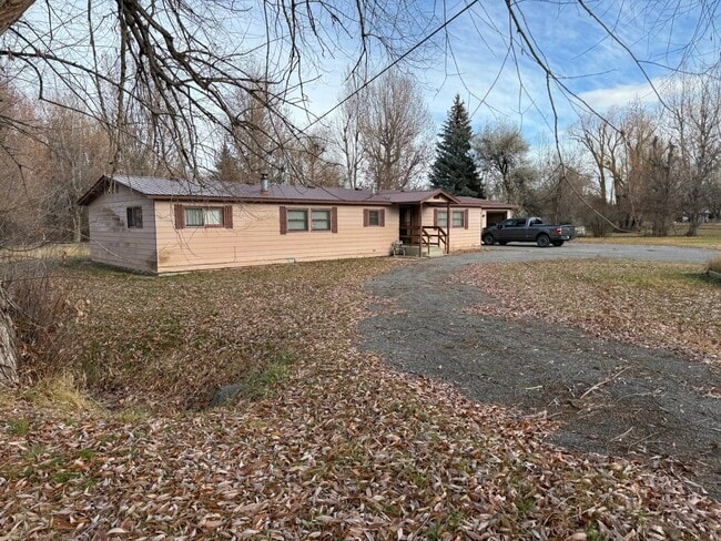 Photo - 4 Bed 2 Bath Home with 2 Car Garage, Large Private Fenced Yard. Lander, WY