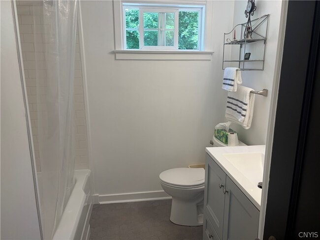 Photo - 240 Ferncliff Ave