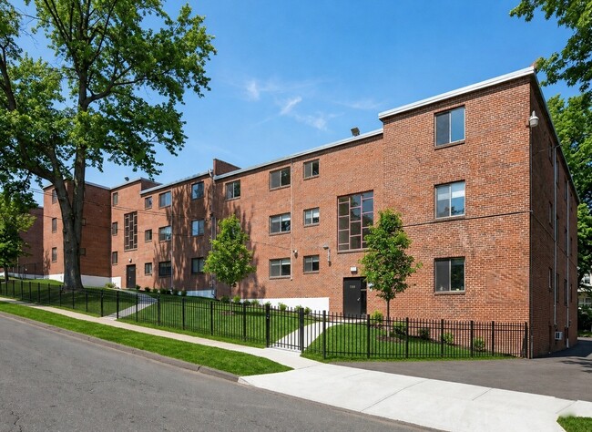 Building Photo - Bloomfield Gardens