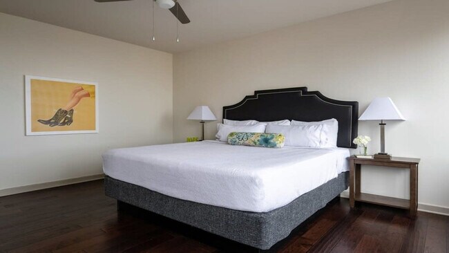 Photo - 1555 Elm St Unidad ID1014238P