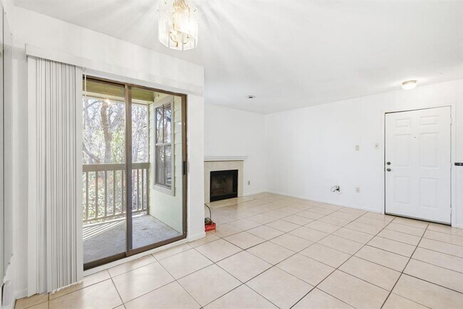 Photo - 4500 E Oltorf St