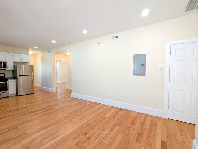 Photo - 73 Merriam St Unidad 2