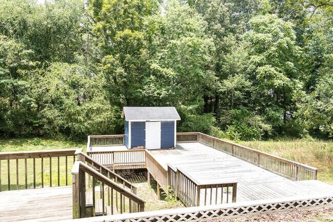 Photo - 435 Montclair Dr Unit B