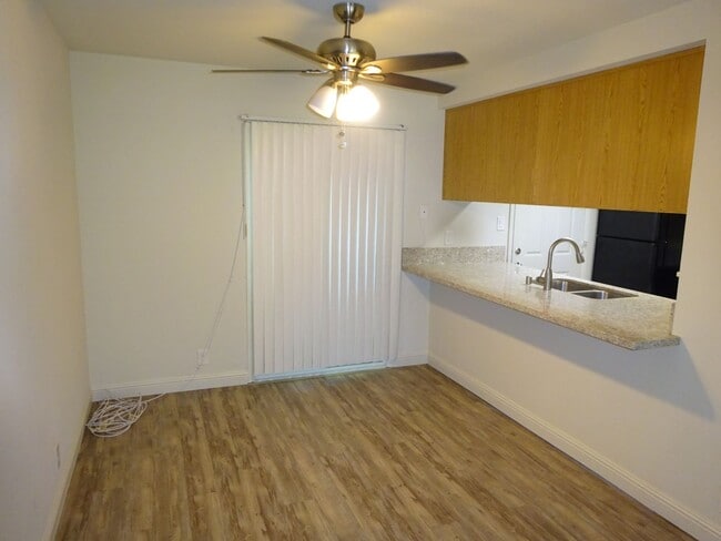 Photo - 2 bedroom, 1 1/2 bath, Roundtree Court in the Greenhaven area