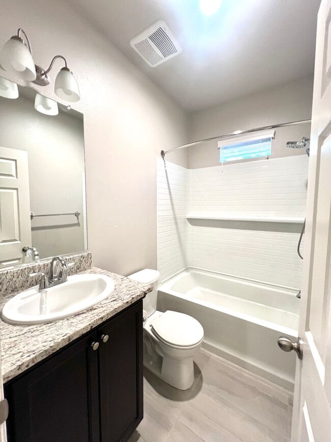 Photo - Charming 3 bedroom, 2 Bath Home