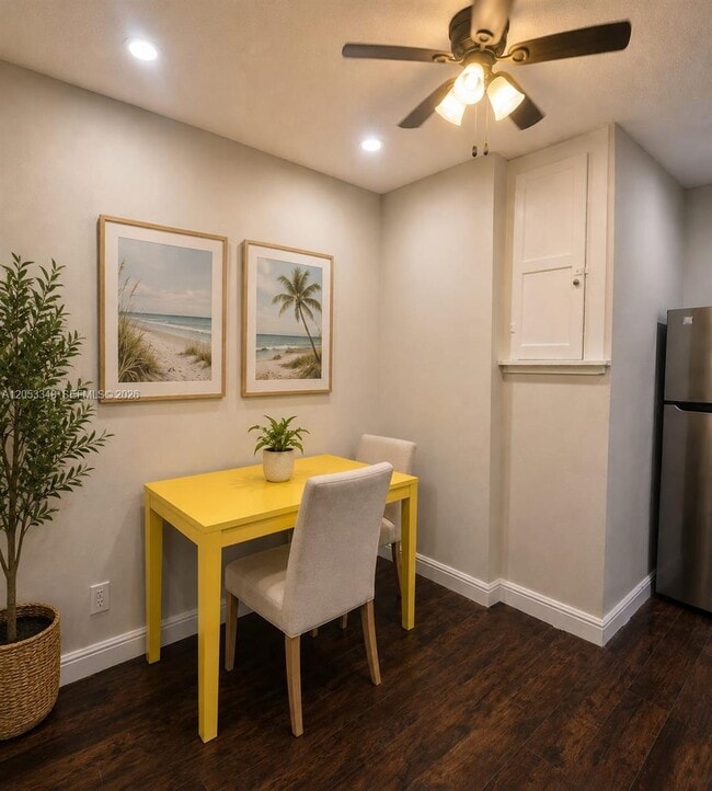 Photo - 1008 N 18th Ct Unit 101B