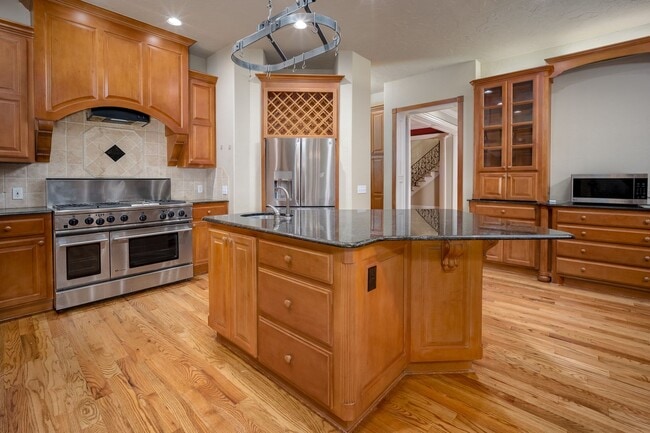 Photo - (5) Bed/(4.5) Bath + Study Avail NOW! Must-See Amenities!