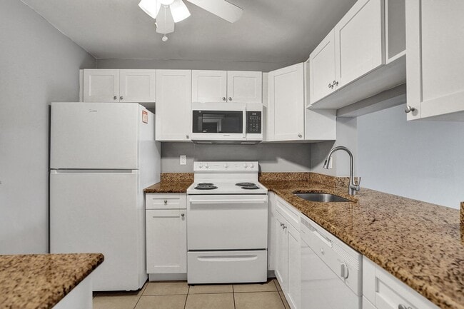 Photo - 9460 Poinciana Pl Unit 101