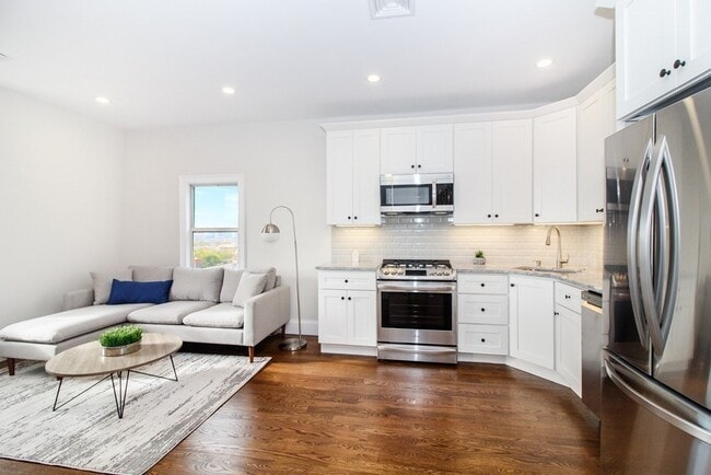Building Photo - 249 Lexington St Unit 3 Rental