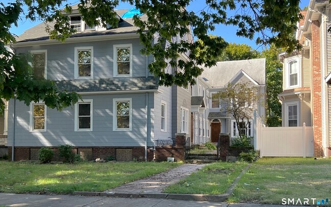 Building Photo - 82 Howard Ave Unit 84-1R