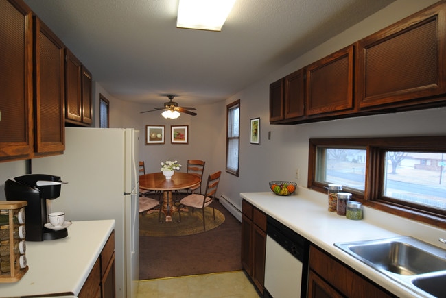 Photo - Lynwood Pointe