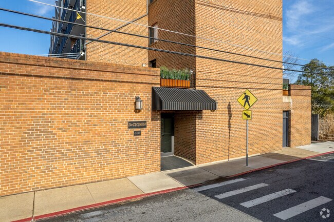 Photo - Tecumseh Condominiums