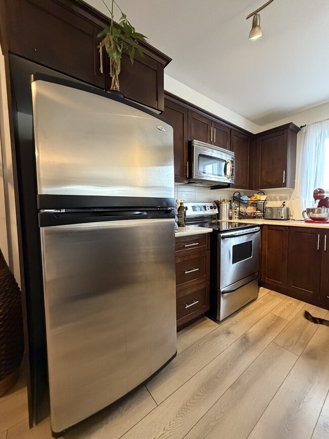 Photo - 46289 Yale Rd