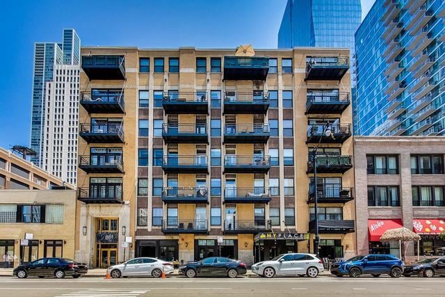 Building Photo - 1307 S Wabash Ave Unit 305