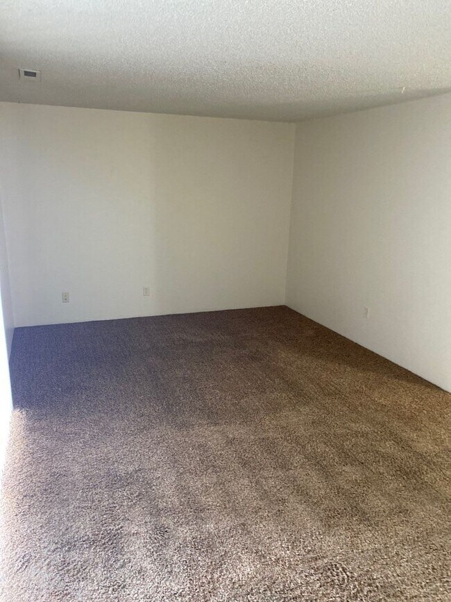 Photo - 648 Taybin Rd NW Unidad D