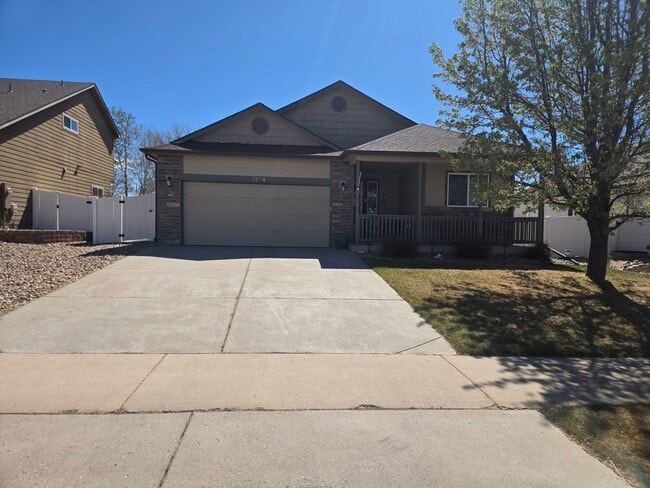 Building Photo - Spacious 5B/3B with Finished Basement Now Available!