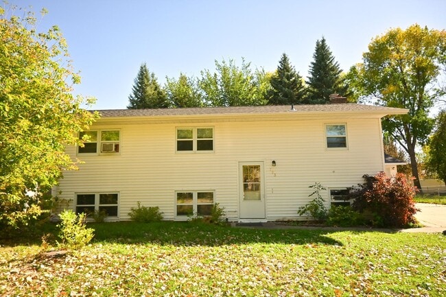 Building Photo - 25th Street Duplex Unit 723 S 25th  B (Lower)