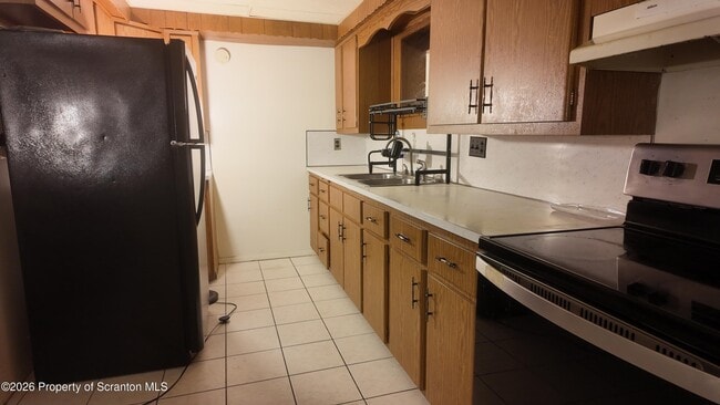 Photo - 3730 Lawrence Ave