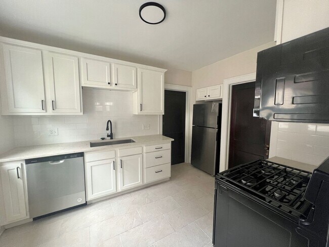 2068 Waterbury Rd Unit 2