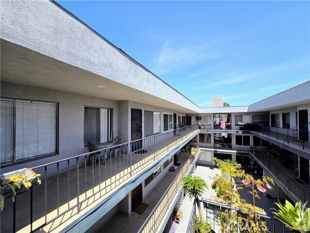 Building Photo - 120 Alamitos Ave Unit 32 Rental