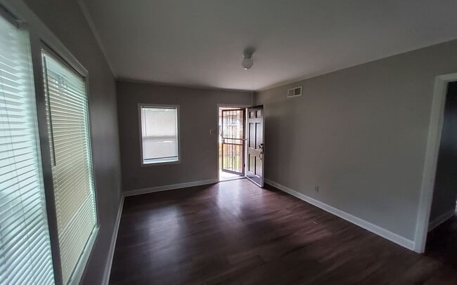 Photo - 3686 Philsdale Ave