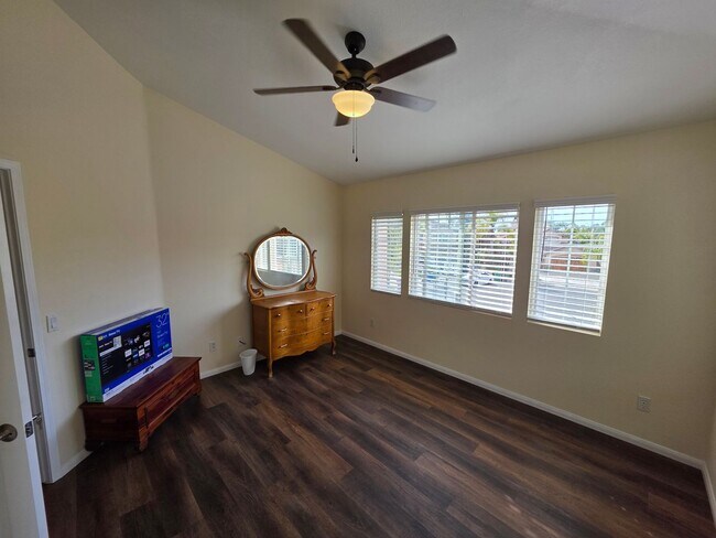 Photo - 2432 Papyrus Ct Unidad Room 2