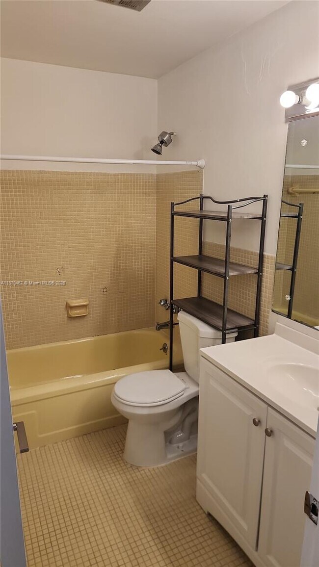 Photo - 16801 NE 14th Ave Unit 109