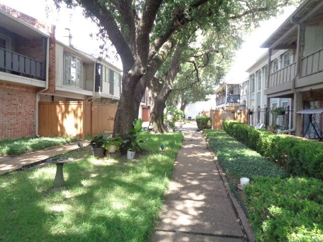 Photo - 2585 Marilee Ln Unit 2