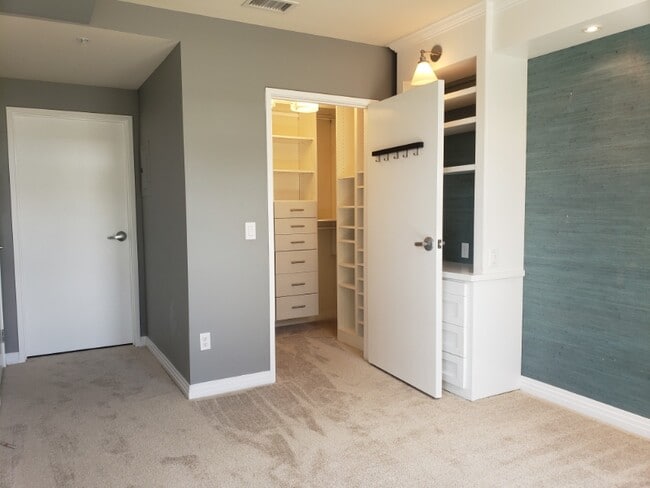 Photo - 1608 India St Unidad 302