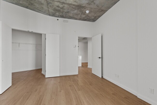 Photo - Racine Vaudreuil