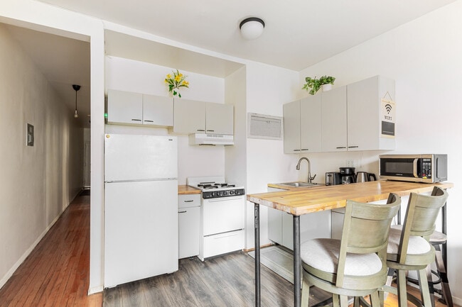 Photo - 202 W 102nd St Unidad FL3-ID1053014P