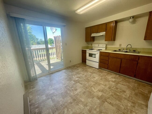 Building Photo - 133 Taft Dr