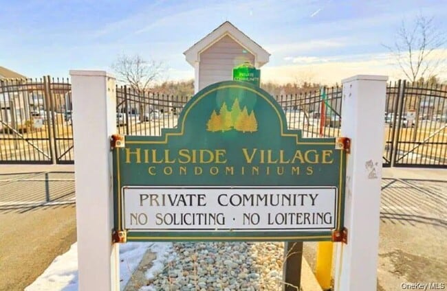 Building Photo - 100 Hillside Dr Unit G8