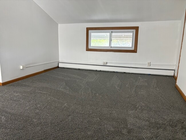 Building Photo - 945 Circle Ave Unit 3rd floor