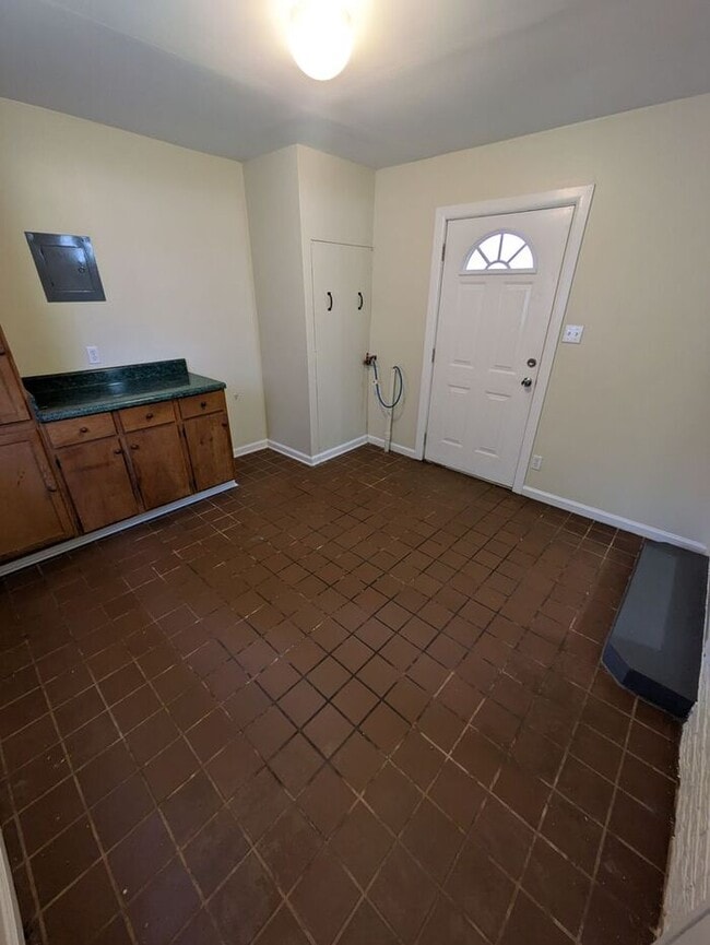 Photo - 3BD/2BA Single Family Home in Hickory, NC