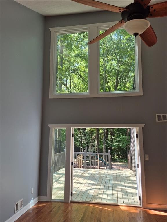 Photo - 735 Chickadee Ct SW